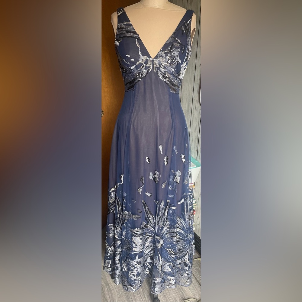 Marchesa Notte Gorgeous navy silver floral gown in size 0